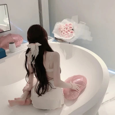 2025不露脸美女头像图片