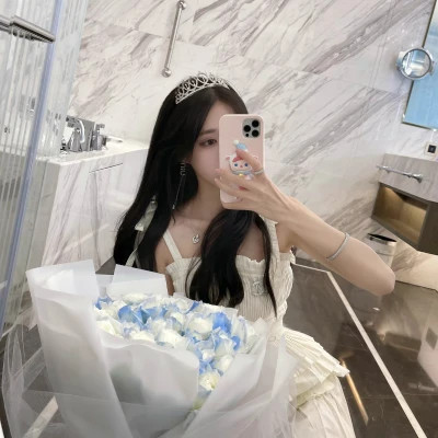 2025不露脸知性成熟女生头像