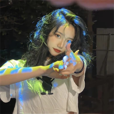 2025超火闺蜜头像单人