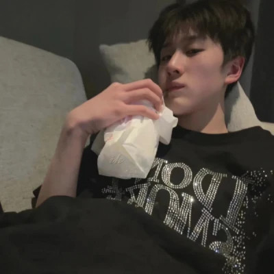超级好看的男生真人潮流男头