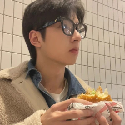 超级好看的男生真人潮流男头