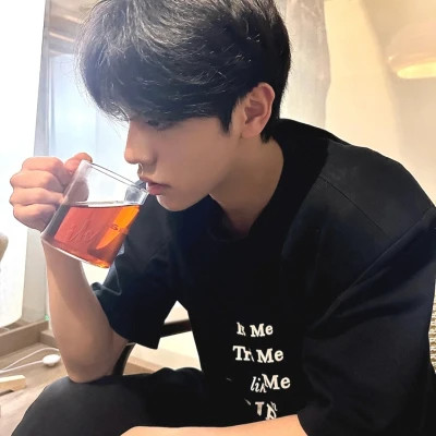 超级好看的男生真人潮流男头