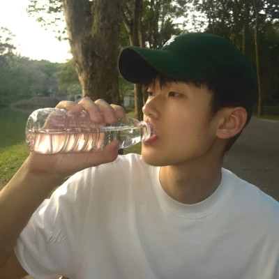 超级好看的男生真人潮流男头