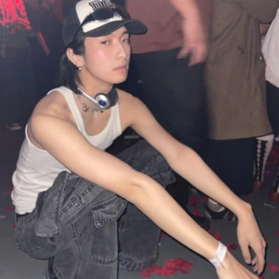 照片男的帅气图片真人头像