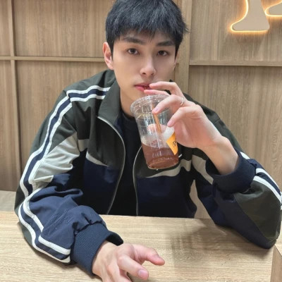 好看的真人男头像图片