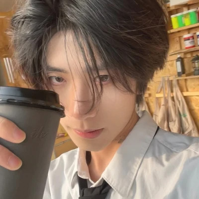 微信好看的真人男生头像