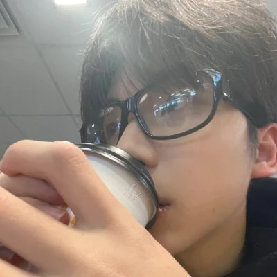 微信帅气男生真人头像