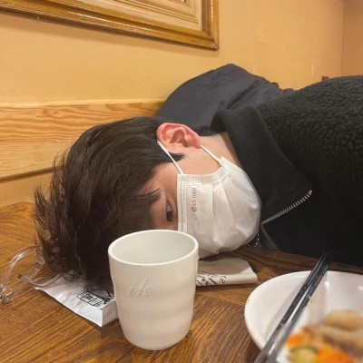 帅气潮男专属魅力真人头像