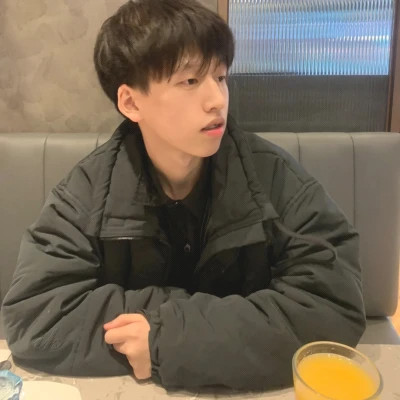 2025潮流帅气又很酷的真人男头