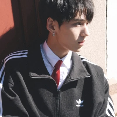 2025高颜值又个性的男生头像真人