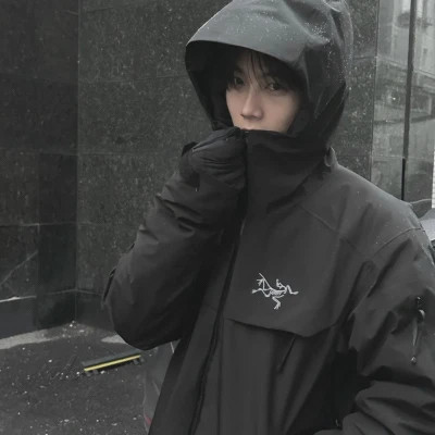 2025高颜值又个性的男生头像真人