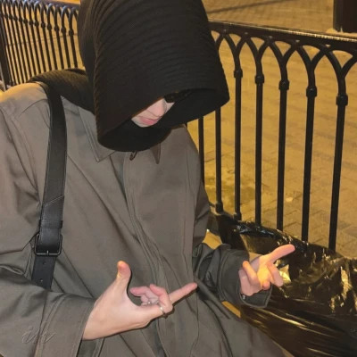 2025高颜值又个性的男生头像真人
