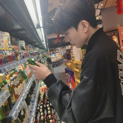 2025高颜值又个性的男生头像真人