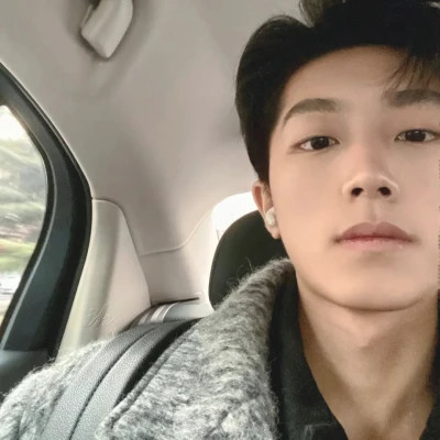 2025高颜值又个性的男生头像真人