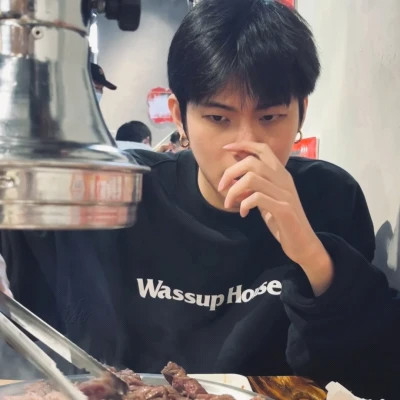 2025高颜值又个性的男生头像真人