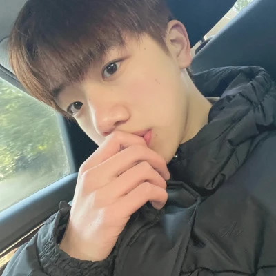 2025高颜值又个性的男生头像真人