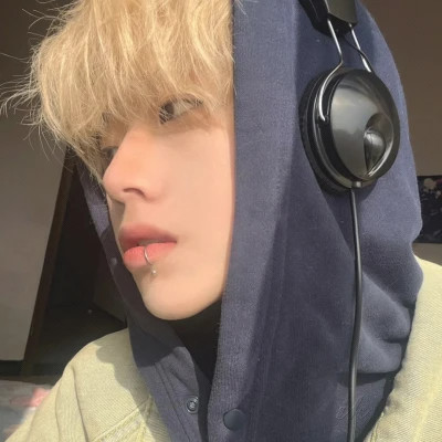 2025高颜值又个性的男生头像真人