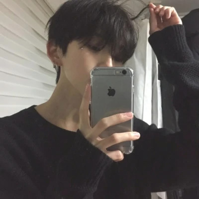 2025高颜值又个性的男生头像真人