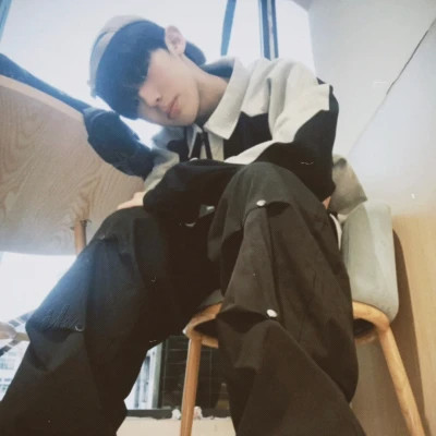 2025高颜值又个性的男生头像真人