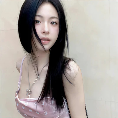 又咸又甜的头像女