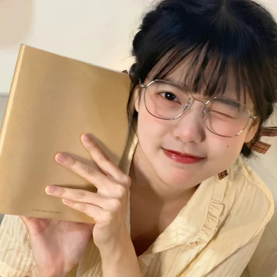 又咸又甜的头像女