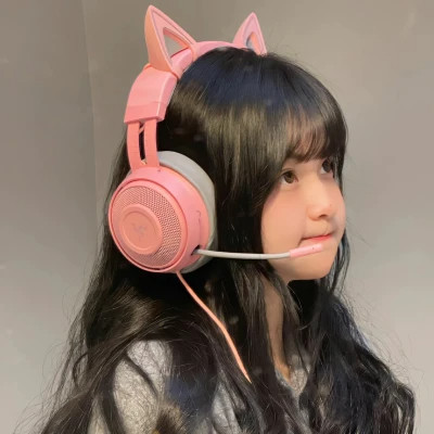 又咸又甜的头像女