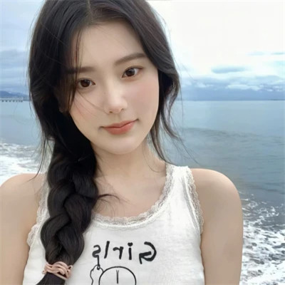 又咸又甜的头像女