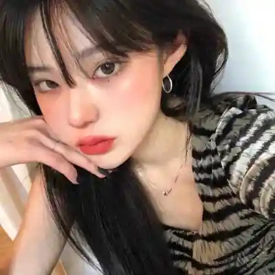 可甜可盐可酷的女生头像