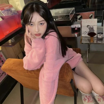 可盐可甜的头像真人女生