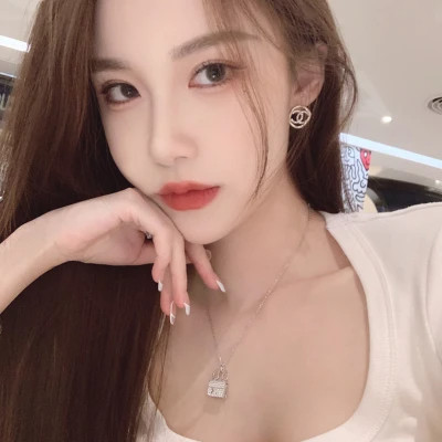 女生美美的图片头像