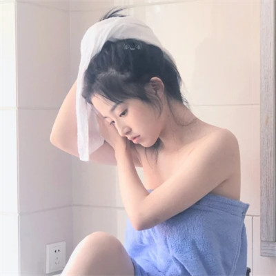 简单干净气质的好看女生头像