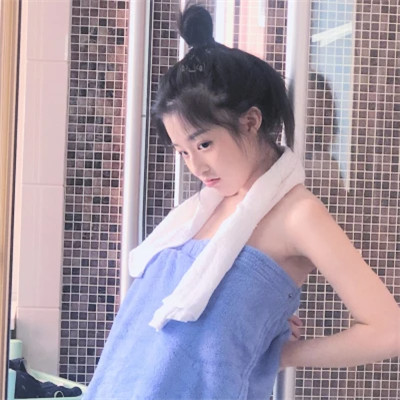 简单干净气质的好看女生头像