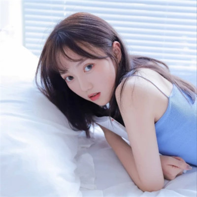 简单干净气质的好看女生头像