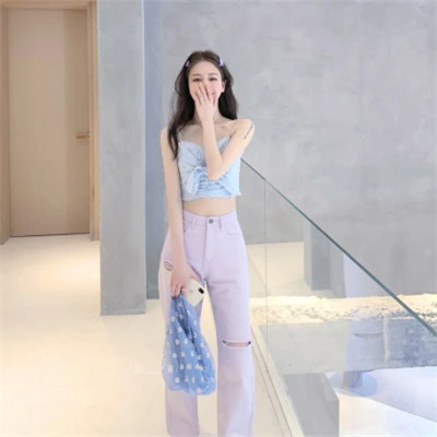 简单有气质随意的好看女生头像