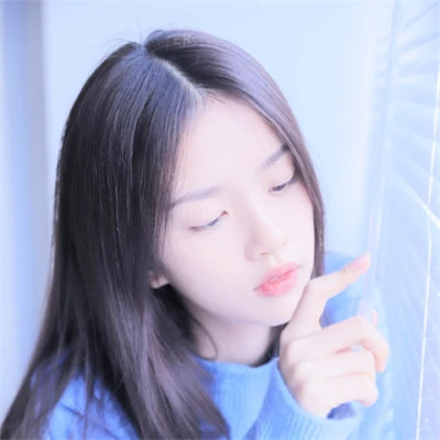 简单有气质随意的好看女生头像