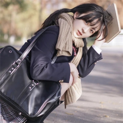 简单女头像高清图片