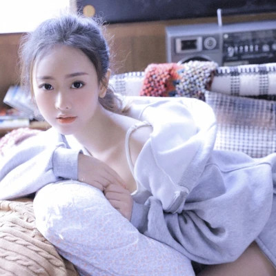 简单女头像高清图片