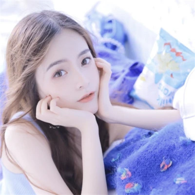 简单女头像高清图片