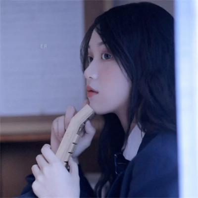 简单女头像高清图片