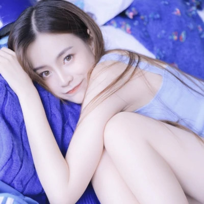 简单女头像高清图片