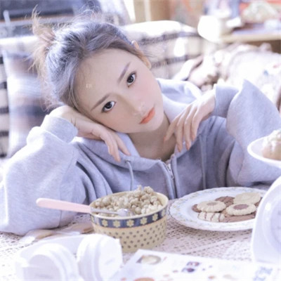 简单女头像高清图片