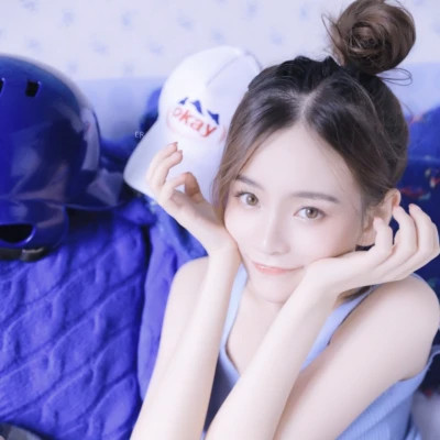 简单女头像高清图片