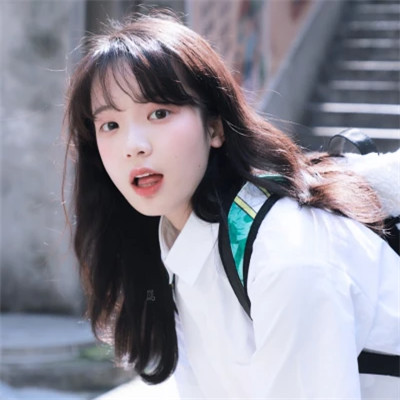 简单简约的好看女生头像