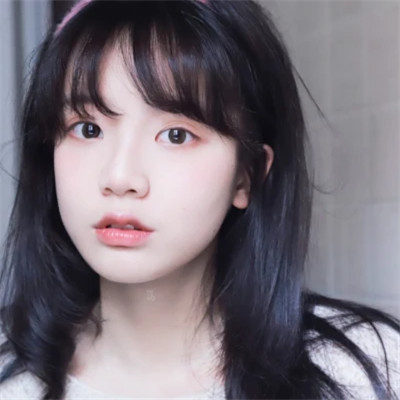 简单简约的好看女生头像