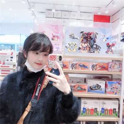 简单简约的好看女生头像