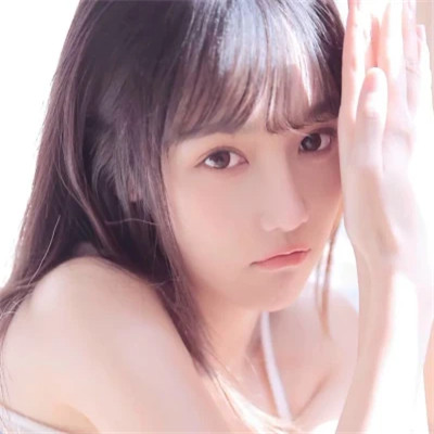 简单简约的好看女生头像