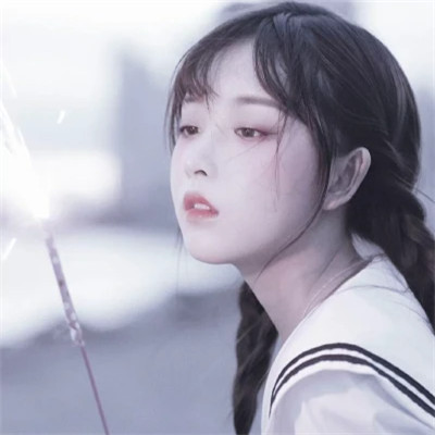 简单简约的好看女生头像