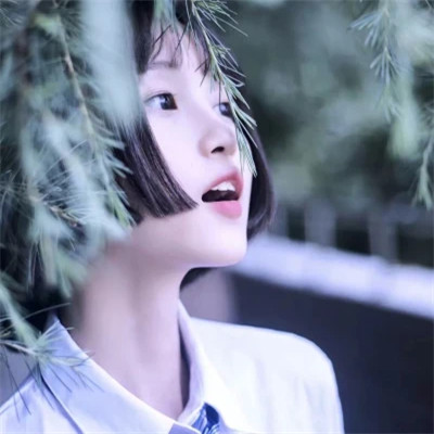 简单简约的好看女生头像