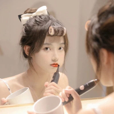 头像女简单干净大方