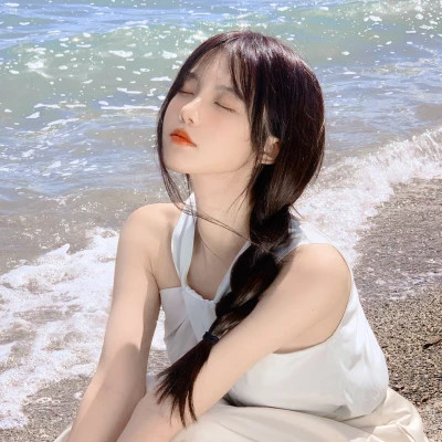 头像女简单干净大方